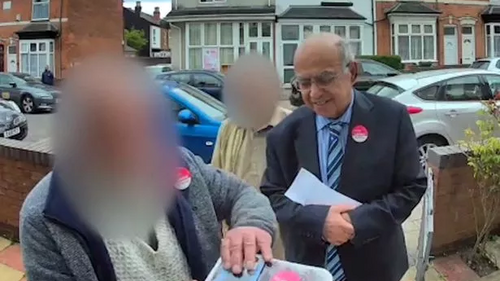 Mohammed Afzal giving out dates